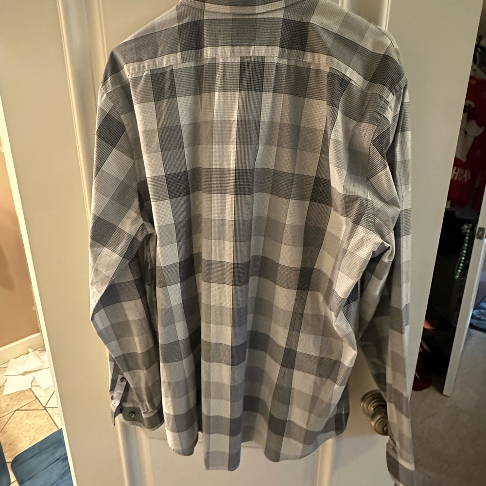 Express Gray Checkered Men's button down shirt - Picture 7 of 9